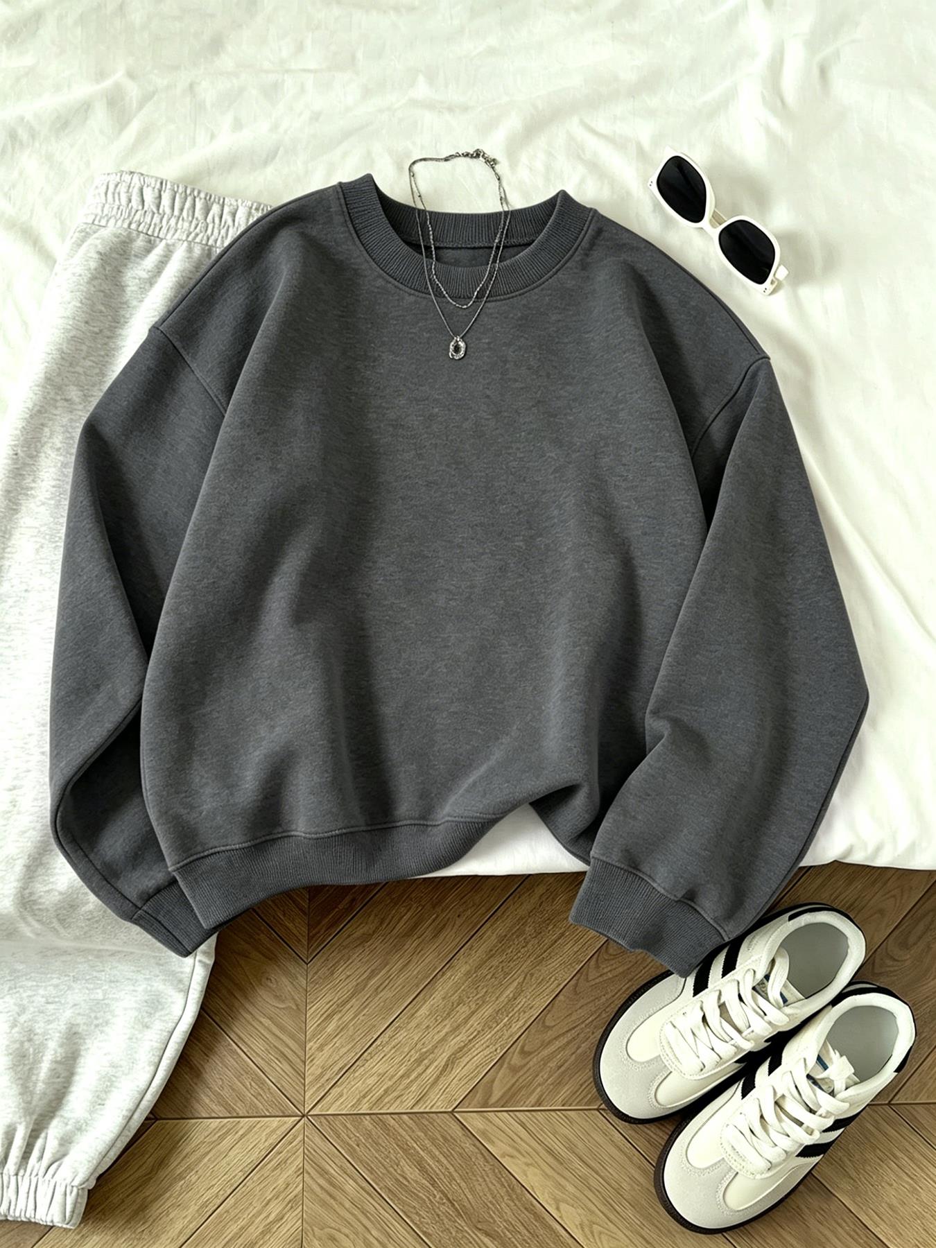 Winter Clothing On Sale - เสื้อสเวตเชิ้ตคอกลมลำลองสำหรับผู้หญิง ลดราคาพิเศษ สไตล์สตรีทร็อค แขนยาวทรงหลวม เหมาะสำหรับงานปาร์ตี้ เสื้อคู่รัก
