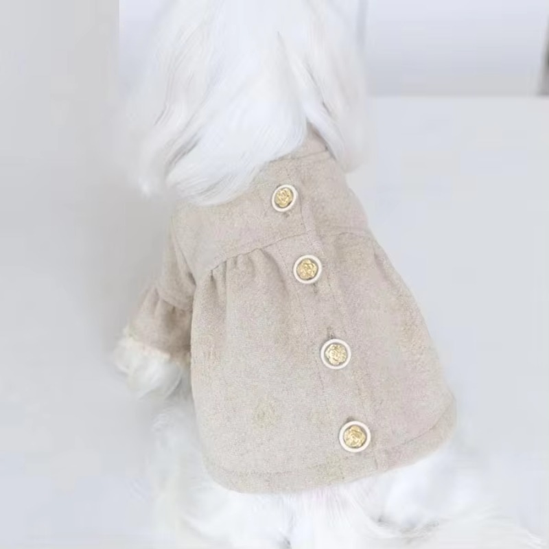 Winter Clothing On Sale - เสื้อผ้าสัตว์เลี้ยงระดับไฮเอนด์สำหรับฤดูใบไม้ร่วงและฤดูหนาว เสื้อโค้ทผ้าลายนูนหรูหรา กระโปรงสัตว์เลี้ยงสุดสง่างามสำหรับสุนัขและแมว ลดราคา